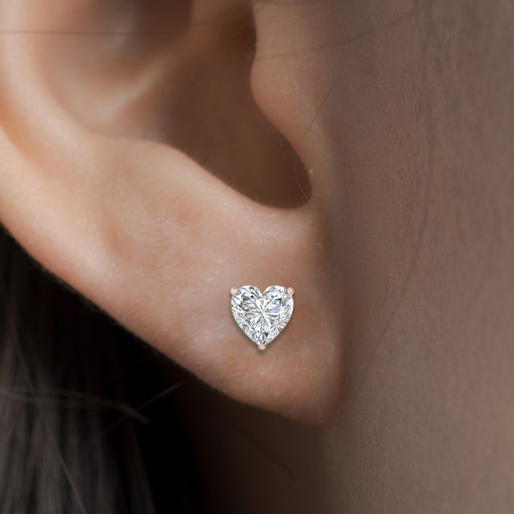 Heart Shaped 3 Prong Basket Stud Earring